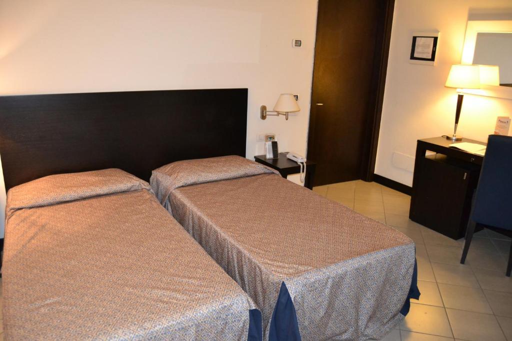Hotel I' Fiorino มอนเตลูโป ฟิโอเรนติโน ห้อง รูปภาพ