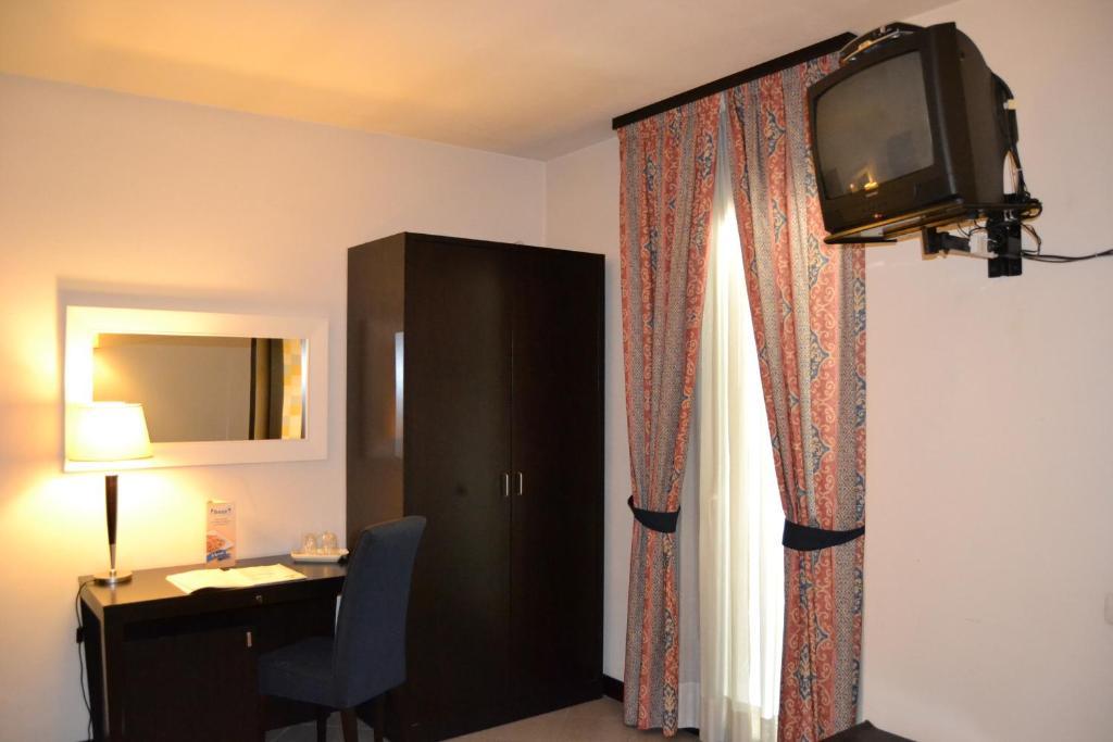 Hotel I' Fiorino มอนเตลูโป ฟิโอเรนติโน ห้อง รูปภาพ