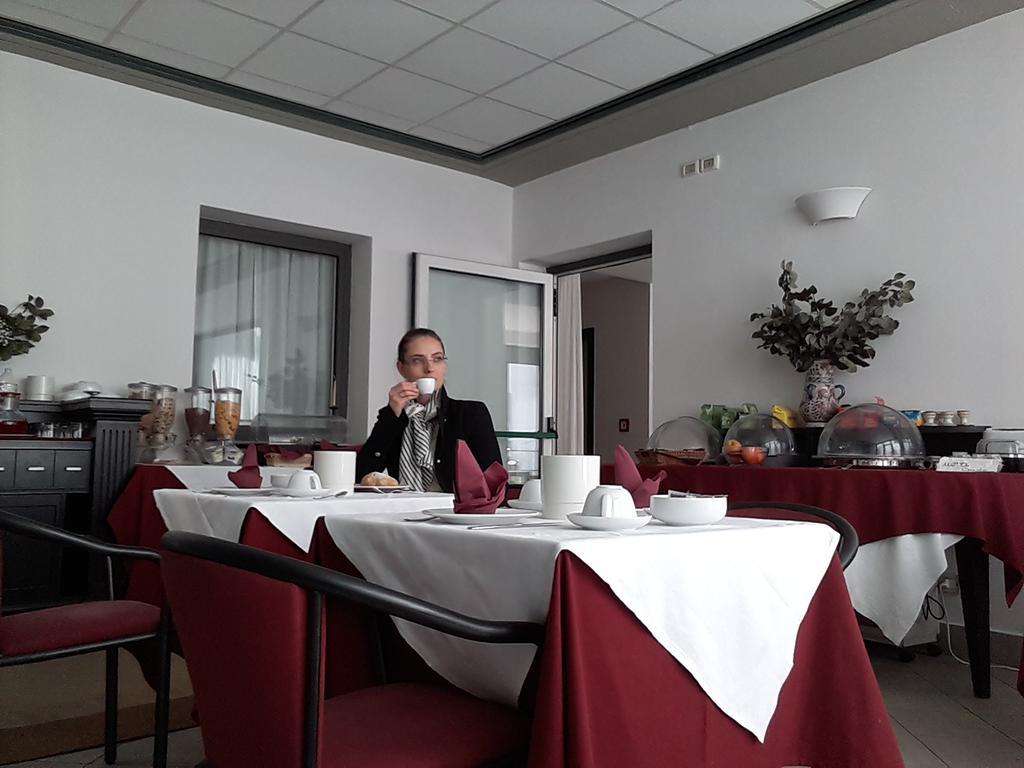 Hotel I' Fiorino มอนเตลูโป ฟิโอเรนติโน ภายนอก รูปภาพ